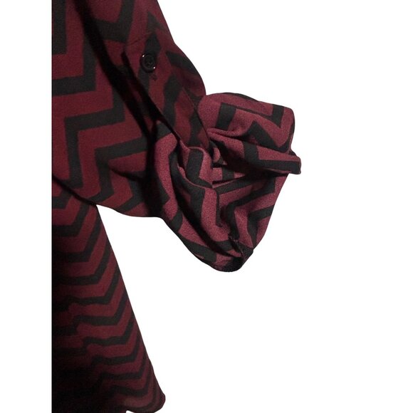 Hippie Rose Blouse Womens Large Chevron Print Long Tab Sleeve Maroon Chevron - Picture 4 of 8